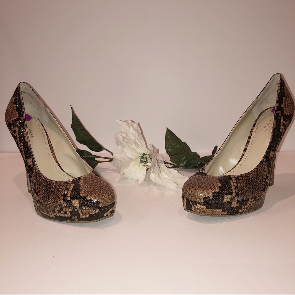 Nine West snake skin patten size 8 1/2